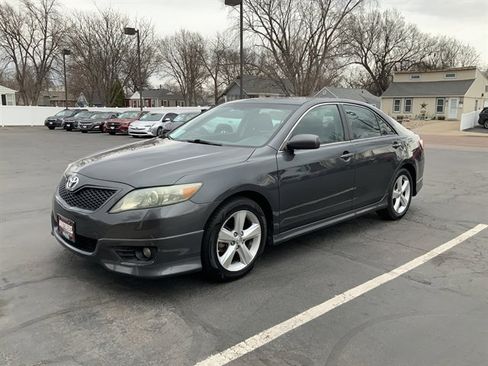 Used 2010 Toyota Camry image 8