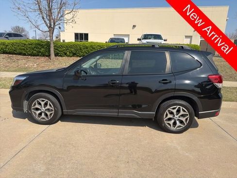 Used 2019 Subaru Forester Premium image 8
