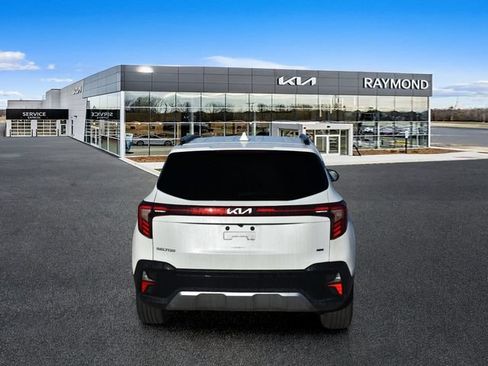 Certified 2024 Kia Seltos SX w/ SX Sunroof Package AWD/4WD image 4