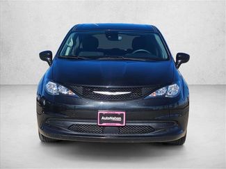 Used 2023 Chrysler Voyager LX video 2