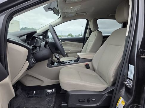 Used 2019 Ford Escape SE FWD image 12
