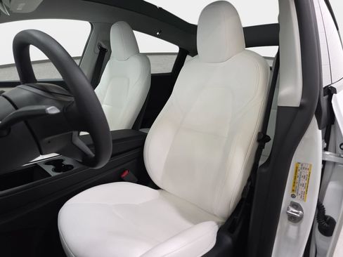 Used 2024 Tesla Model Y Performance AWD/4WD image 14