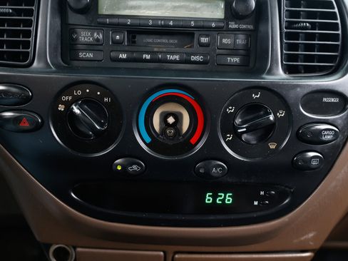 Used 2004 Toyota Tundra Limited image 29