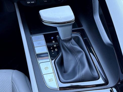 Used 2023 Hyundai Elantra Limited image 26