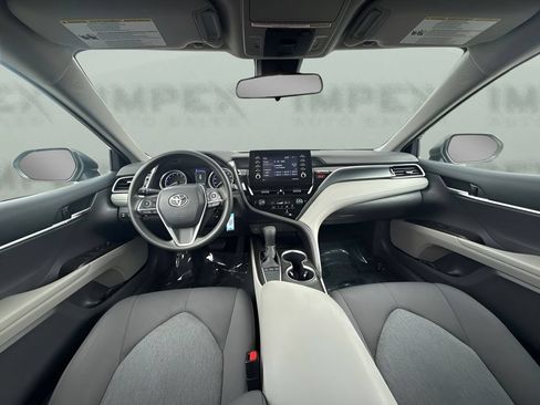 Used 2022 Toyota Camry LE FWD image 7