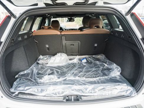 New 2026 Volvo V60 B5 Cross Country Plus w/ Protection Package Premier image 11