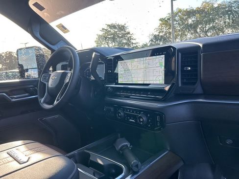 Used 2025 Chevrolet Silverado 3500 High Country w/ High Country Premium Package image 28