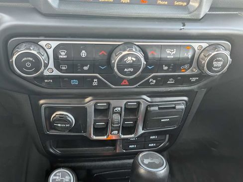 Certified 2023 Jeep Wrangler Unlimited Sahara AWD/4WD image 22