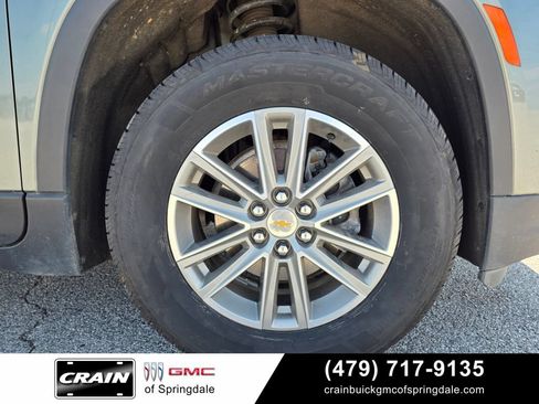 Used 2023 Chevrolet Traverse LT FWD image 32