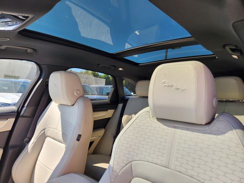 New 2026 Jaguar F-PACE R-Dynamic S AWD/4WD image 10