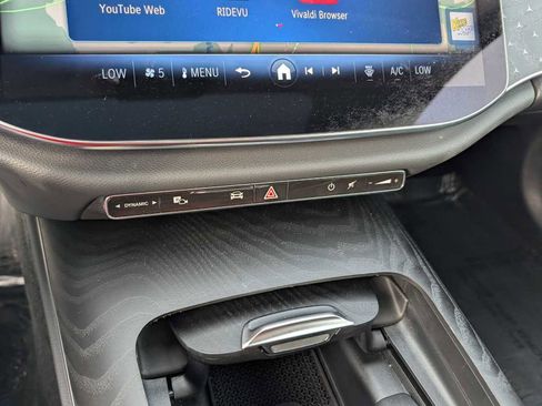 Used 2025 Mercedes-Benz E 450 4MATIC Sedan image 19