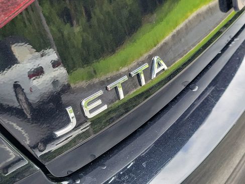 Used 2023 Volkswagen Jetta SE FWD image 5