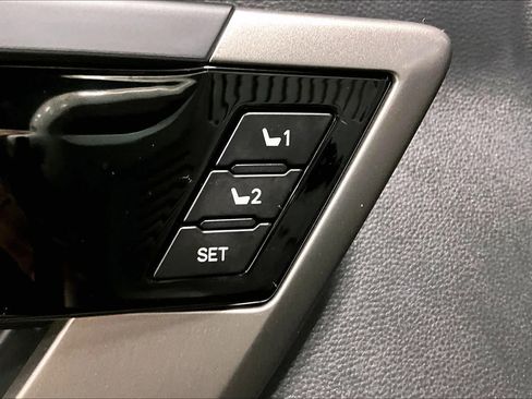 Used 2025 Toyota Tundra Limited image 35