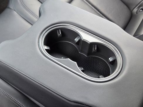 Used 2023 Porsche Macan image 39