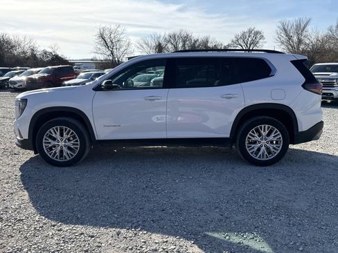 Used 2024 GMC Acadia Elevation w/ Luxury Package image 3