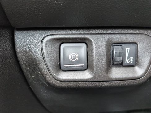 Used 2021 GMC Acadia SLE w/ Driver Convenience Package FWD image 33