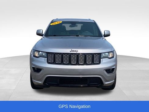 Used 2018 Jeep Grand Cherokee Altitude AWD/4WD image 2
