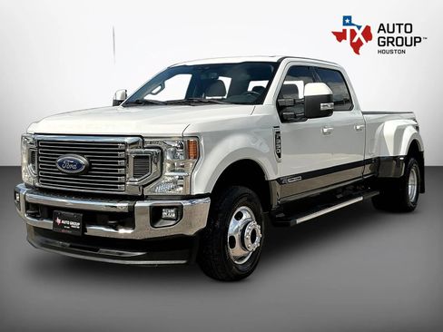 Used 2020 Ford F350 Lariat w/ Lariat Value Package AWD/4WD image 4