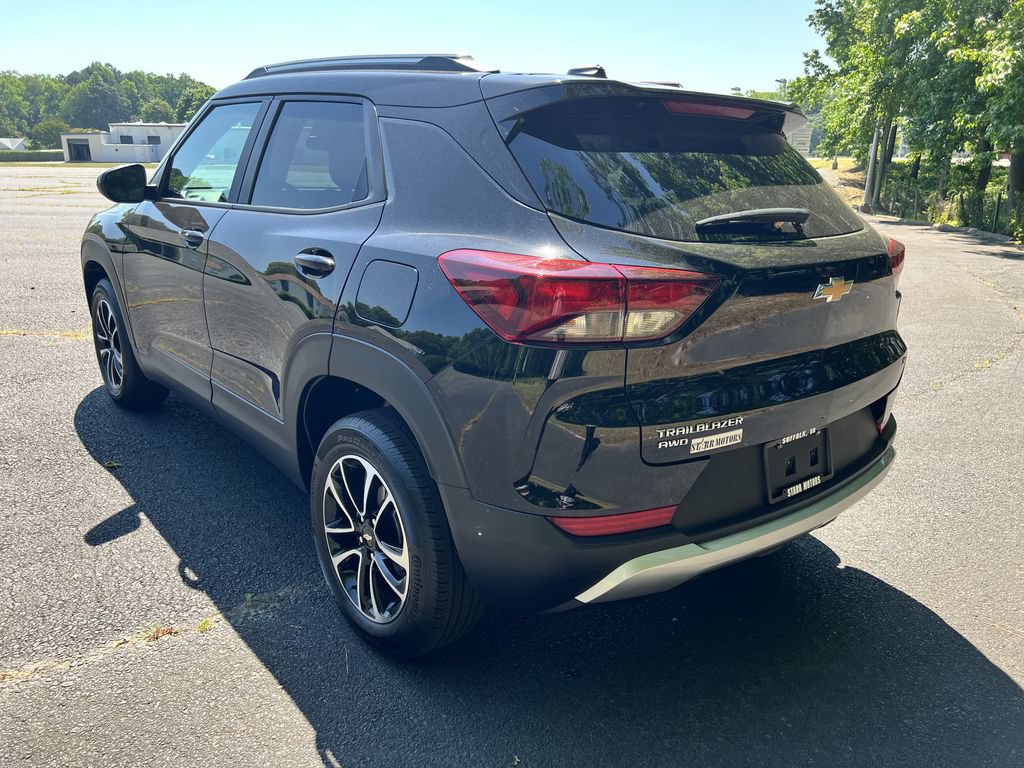 Used 2025 Chevrolet TrailBlazer LT AWD/4WD image 5