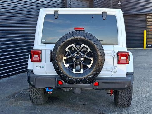 Used 2025 Jeep Wrangler Unlimited Rubicon 4xe image 6