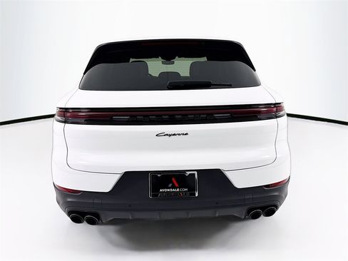 Certified 2025 Porsche Cayenne image 10