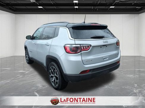 Used 2025 Jeep Compass Limited image 6