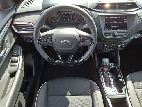 Used 2023 Chevrolet TrailBlazer RS image 11