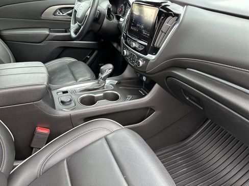 Used 2023 Chevrolet Traverse Premier AWD/4WD image 16