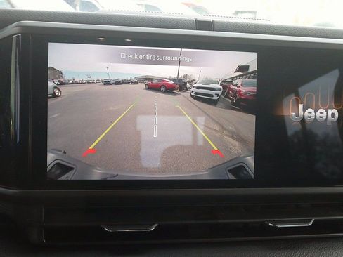 Used 2024 Jeep Gladiator Sport image 25