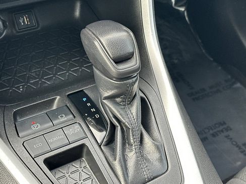 Used 2023 Toyota RAV4 XLE FWD image 20