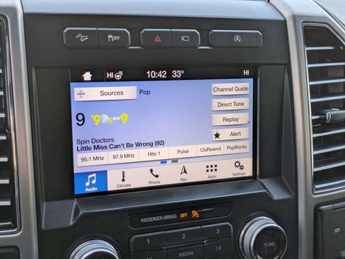 Used 2019 Ford F150 Platinum w/ Equipment Group 701A Luxury image 21