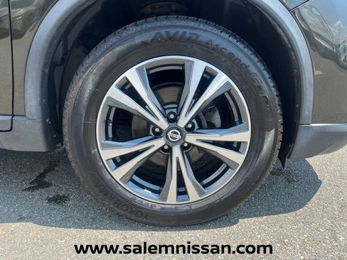 Used 2017 Nissan Rogue SL w/ SL Premium Package AWD/4WD image 26