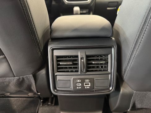 Used 2025 Subaru Forester Limited AWD/4WD image 13