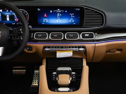 New 2026 Mercedes-Benz GLS 450 4MATIC image 17