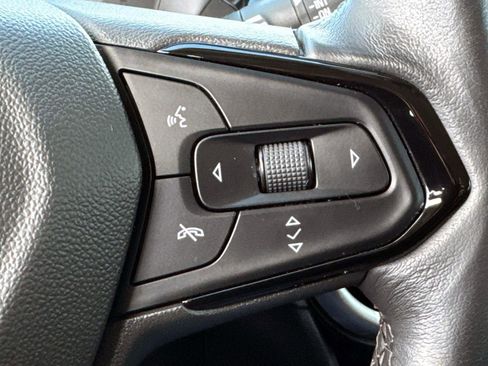 Used 2022 Chevrolet Bolt EUV LT w/ Comfort Package image 17