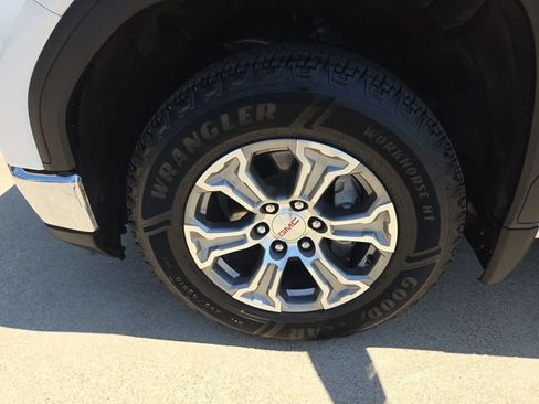 Used 2025 GMC Sierra 1500 SLT RWD image 30