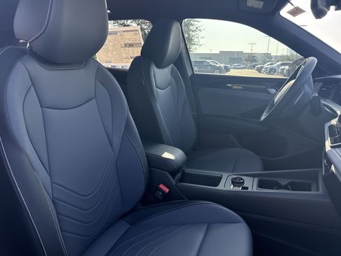 Certified 2026 Volkswagen Tiguan SE R-Line FWD image 47