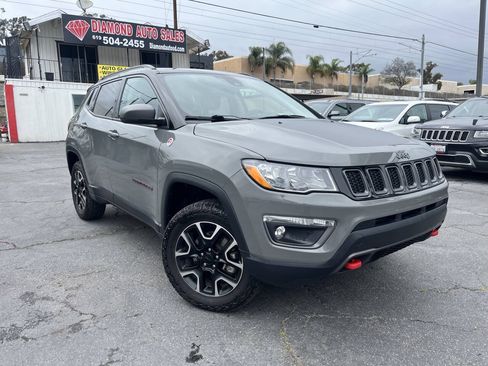 Used 2021 Jeep Compass Trailhawk w/ Sun and Sound Group AWD/4WD image 2