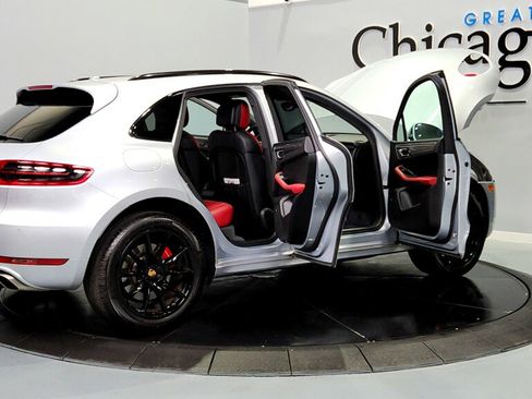 Used 2015 Porsche Macan Turbo image 12