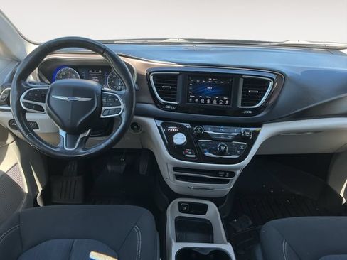 Used 2020 Chrysler Voyager LX w/ Cold Weather Group FWD image 10
