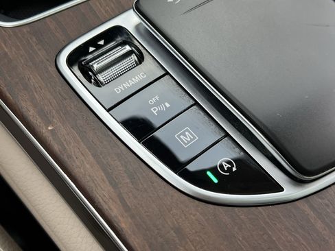 Used 2022 Mercedes-Benz GLC 300 4MATIC w/ Premium Package Lite image 39