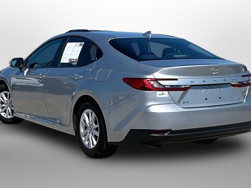 Used 2025 Toyota Camry LE FWD image 10