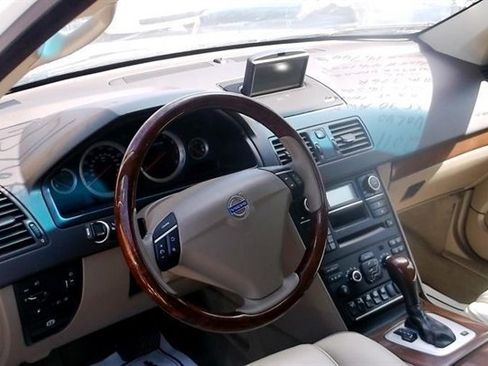 Used 2011 Volvo XC90 V8 AWD/4WD image 7