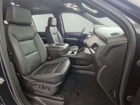Used 2023 Chevrolet Suburban LT image 31