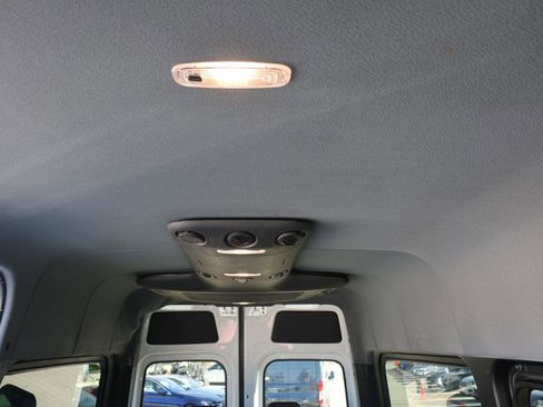 Used 2019 Mercedes-Benz Sprinter 2500 image 25