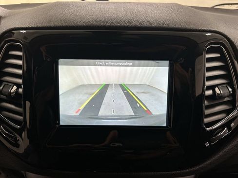Used 2019 Jeep Compass Latitude AWD/4WD image 15
