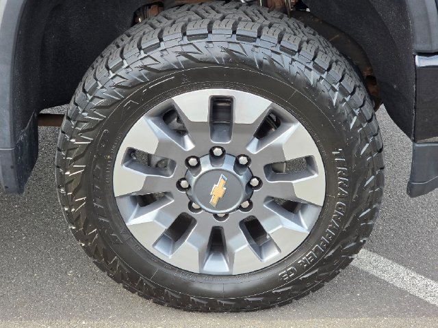 Used 2021 Chevrolet Silverado 2500 Custom w/ Custom Value Package AWD/4WD image 9