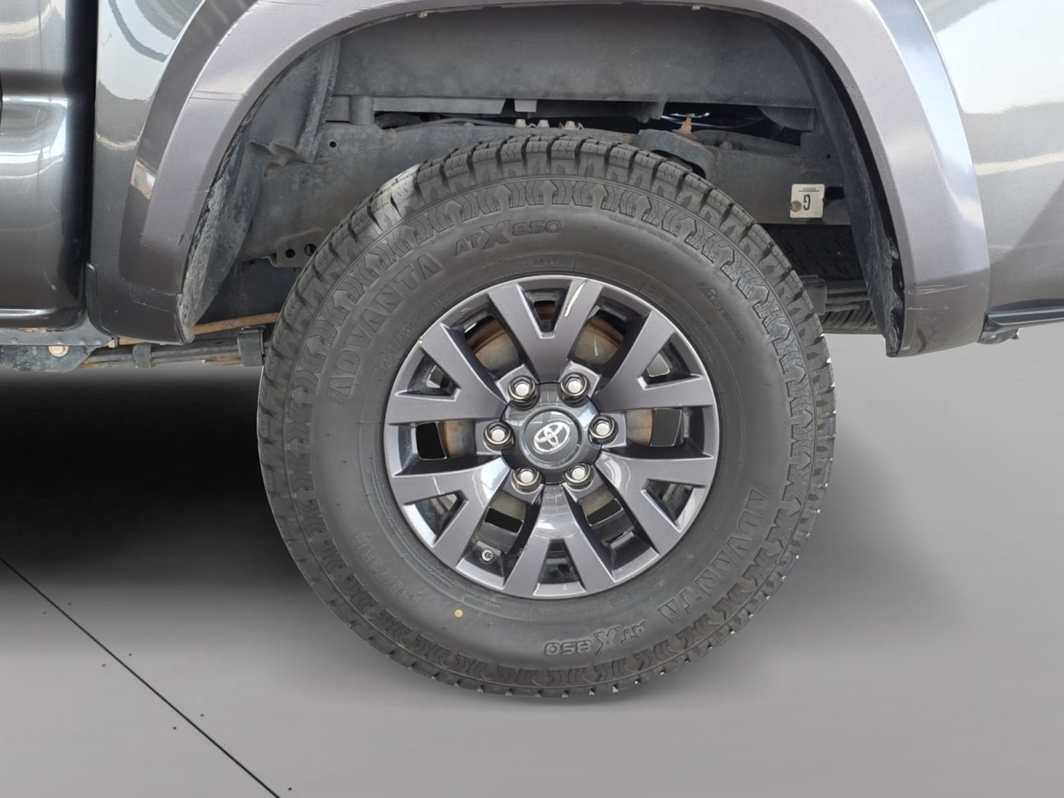 Used 2020 Toyota Tacoma SR5 w/ Technology Package AWD/4WD image 5
