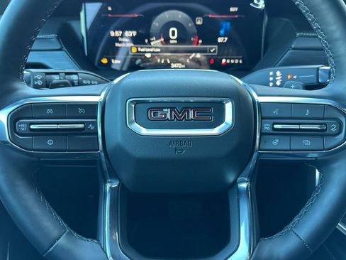 Used 2025 GMC Acadia Elevation image 25