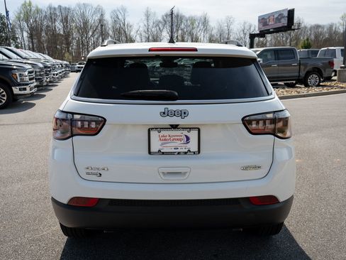 Used 2023 Jeep Compass Latitude w/ Sun and Sound Group image 8